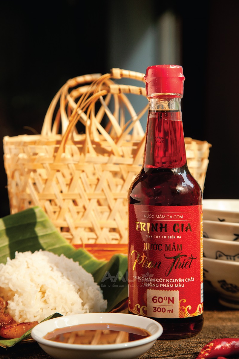 Nước mắm cá cơm Phan Thiết Trịnh Gia 60N chai 300ml